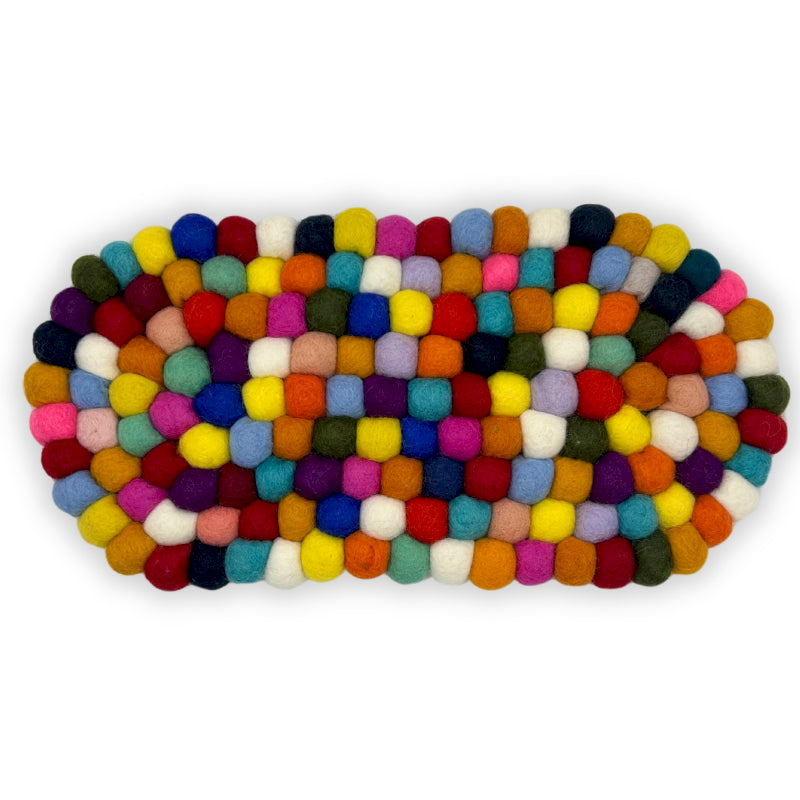 Ovale Mittelmatte mit Filzkugeln, 38 x 18 cm, mehrfarbig Filz-Tischsets & Untersetzer – Handgefertigte Wollfilz-Kugeln aus Nepal Nachhaltig Fair Trade Geschenk Idee Dekorativ